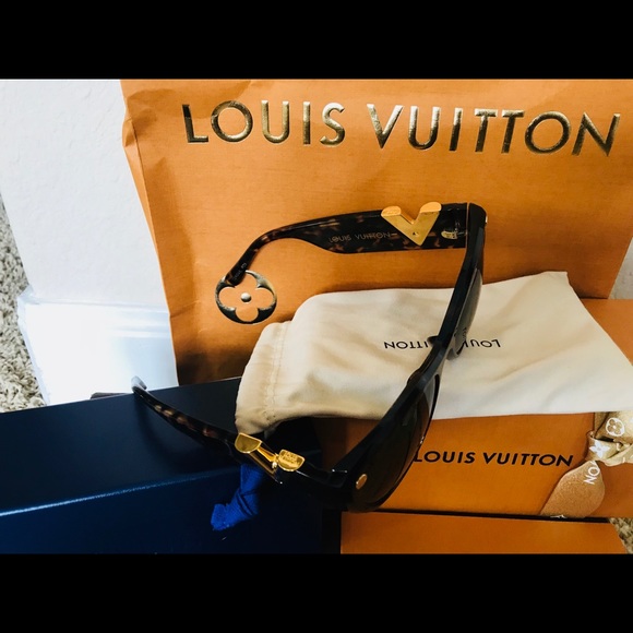 Gorgeous Brand New LV Sunglasses - Picture 2 of 8